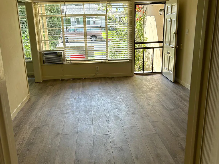 4754 Kraft Ave — Photo 4