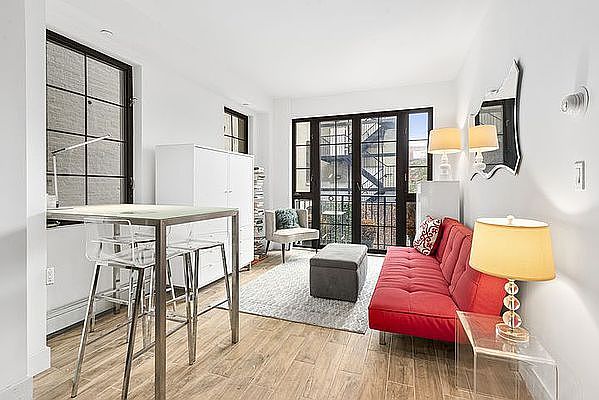 1st image of 313 W 117th St #3