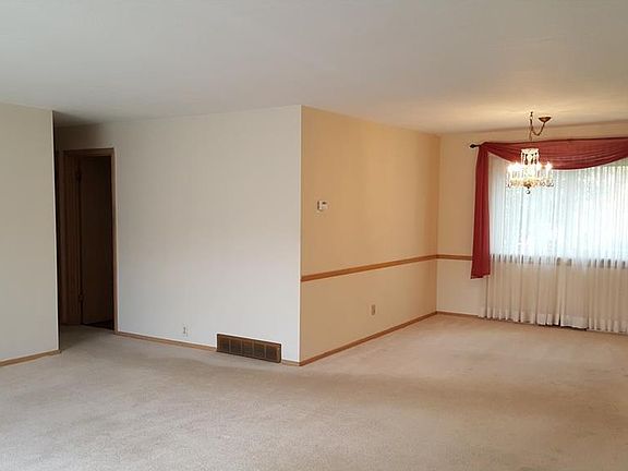 3rd image of 690 Kenbridge Dr