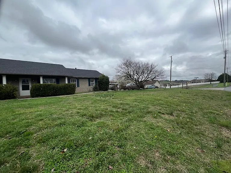 1403 Broadview Cir — Photo 20
