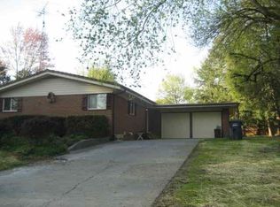 21 Lakeview Dr, Terre Haute, IN 47803