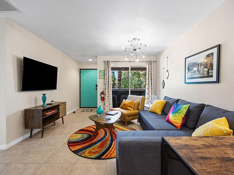 575 N Villa Ct #204 — Photo 6