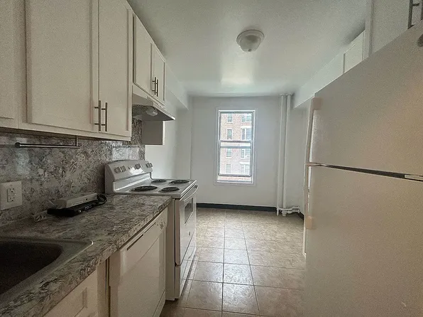 7200 Ridge Boulevard image 1 of 11