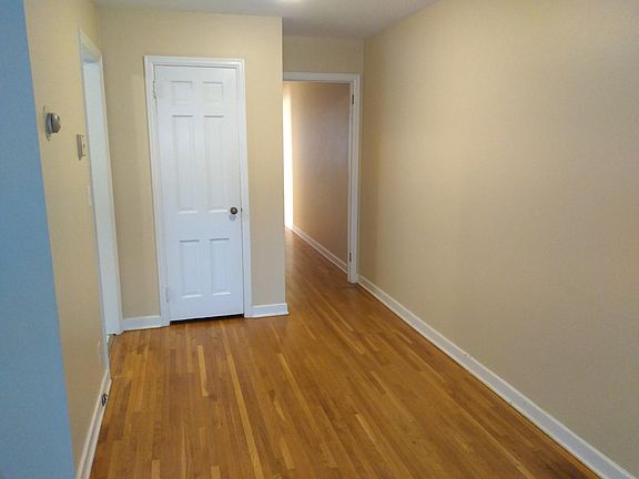 5th image of 1406 Lake St NE