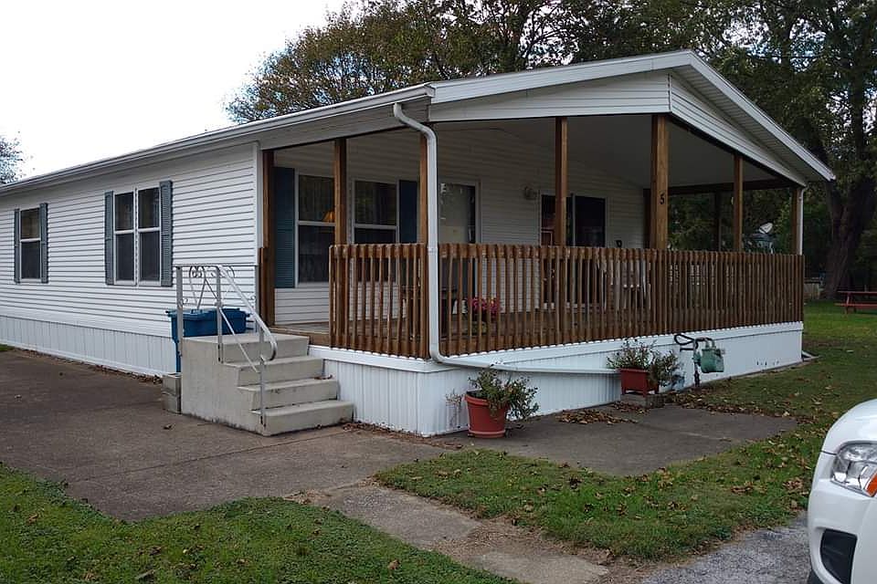 1st image of 5 E Sprucewood Dr