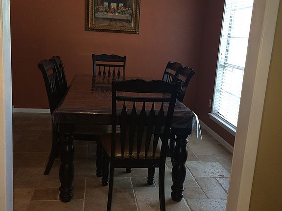 4th image of 303 Trailwood Cir