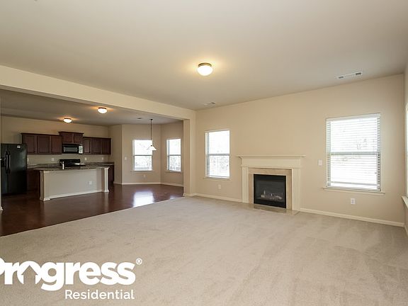 2nd image of 3760 Brookhollow Dr