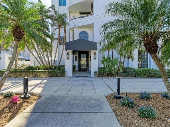 306 Golden Gate Point #2, Sarasota, FL 34236