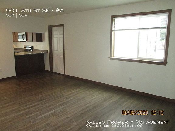 2nd image of 901 8th St SE #A
