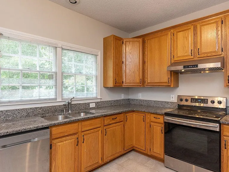 219 Covington Square Dr — Photo 8