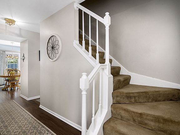 3rd image of 519 Bristol Dr