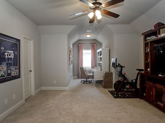 3_324ParkviewDrive-27.jpg