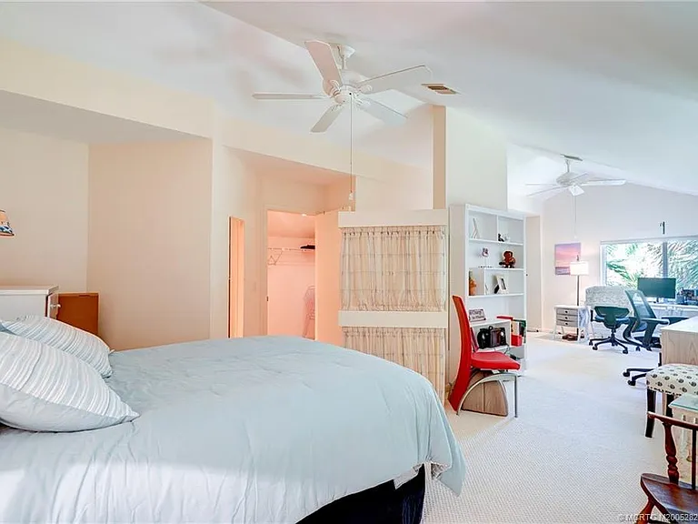 233 NE Edgewater Dr #201 — Photo 47