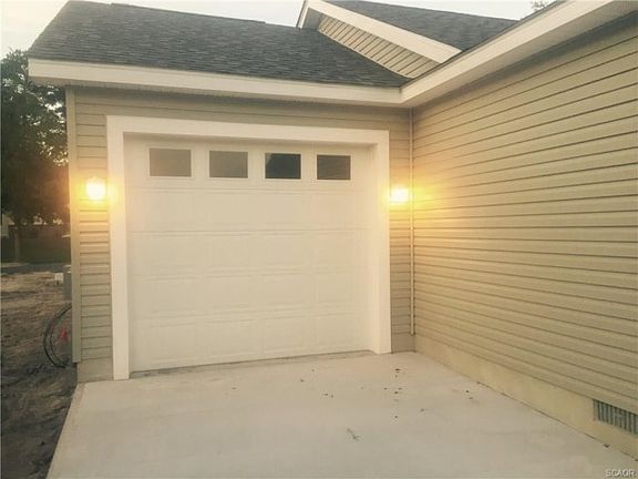 5th image of 10 Shawnee Dr