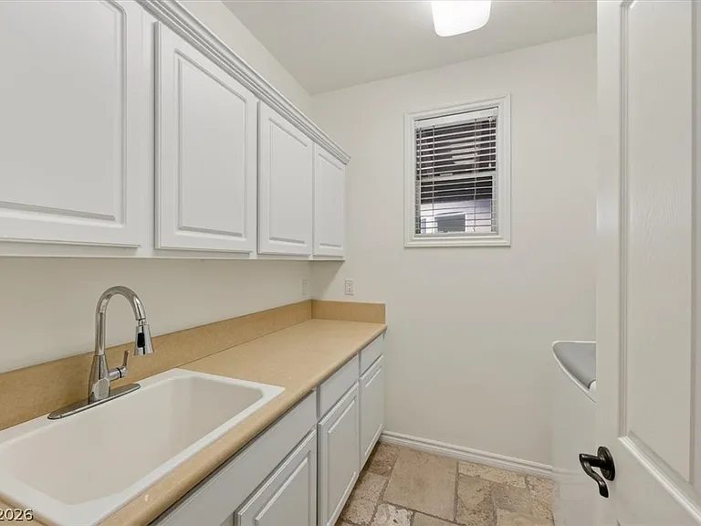77 Tapadero Ln — Photo 37