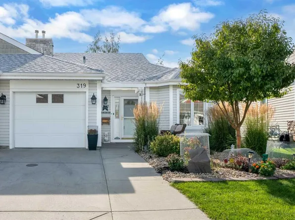 319 E De Foras Close NW, High River, AB T1V 1R2