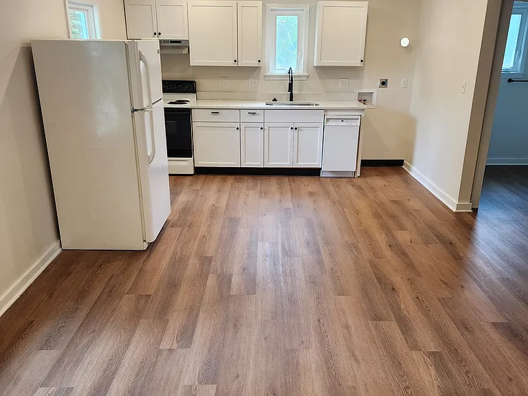 609 Main St #2 — Photo 6