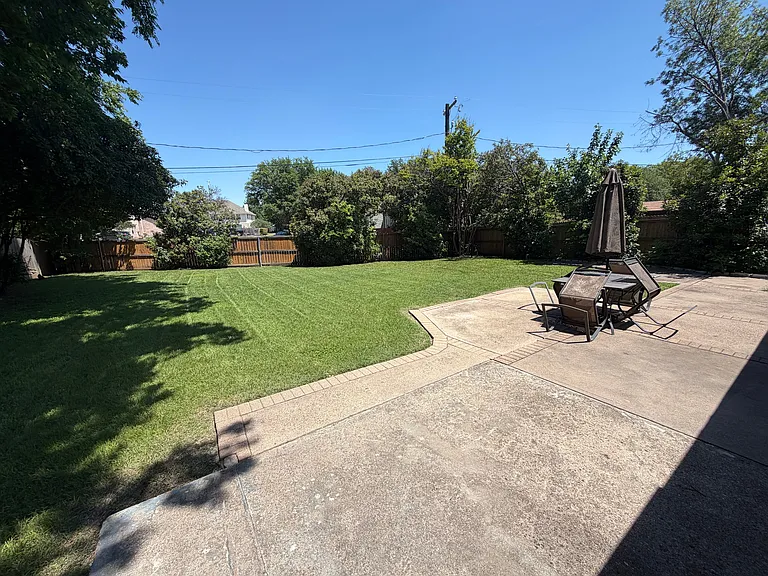 5608 Jamaica Cir — Photo 24