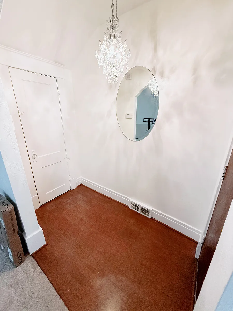 Foyer of Unit 1 - 160 Victoria Ave