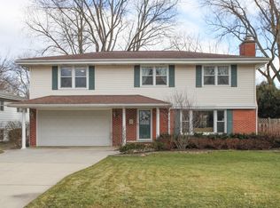 921 Stratford Rd, Deerfield, IL 60015