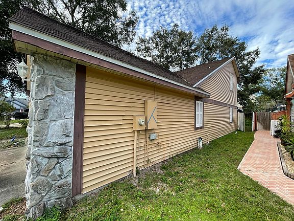 3rd image of 9868 Aloma Bend Ln