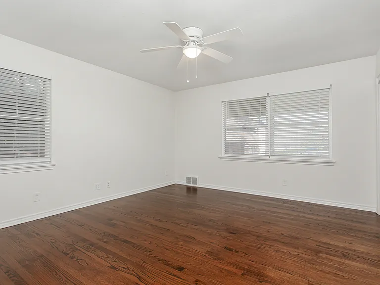 6737 Lakefair Cir — Photo 25
