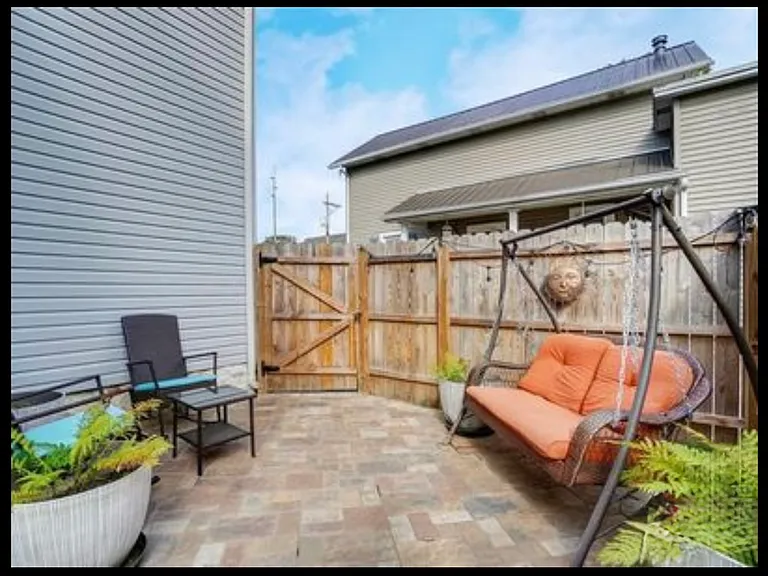 721 S West St — Photo 32
