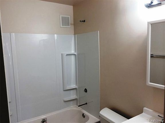 5th image of 14510 Borgman Ave