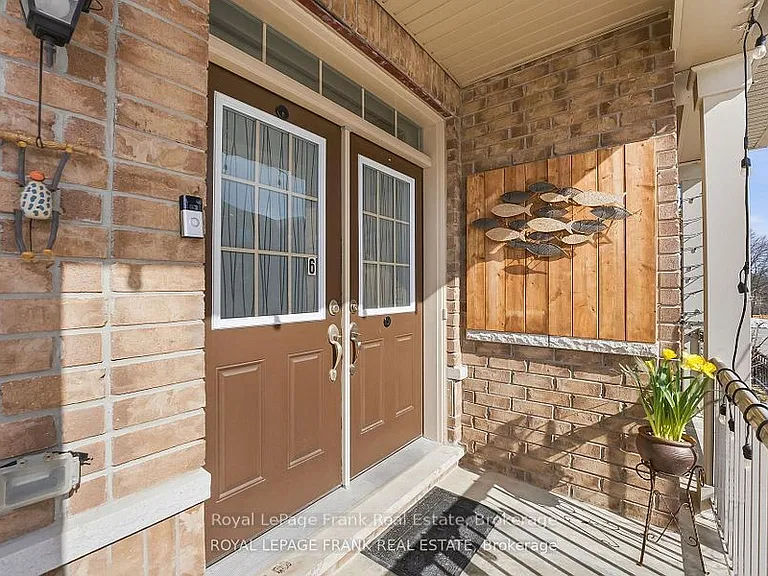 6 Aldridge Ln — Photo 2