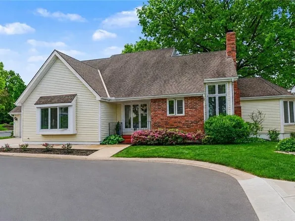 4530 W 90th St, Prairie Village, KS 66207