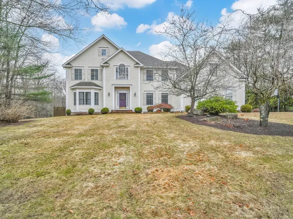 18 Blueberry Lane, Canton, CT 06019