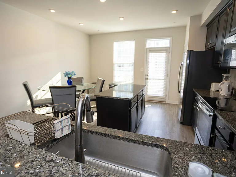 9926 New Pointe Dr — Photo 12