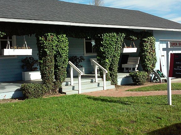 2nd image of 224 Del Monte Ave