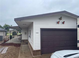 910 Santa Anna Dr, Alamo, TX 78516