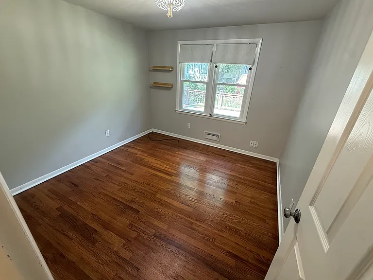 5555 Roeland Dr — Photo 11