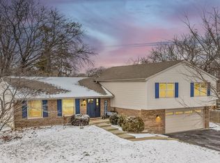 681 Windemere Ln, Lake Zurich, IL 60047