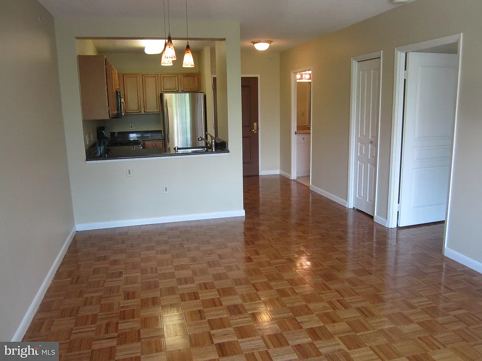 7111 Woodmont Ave #610