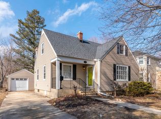 1819 Ohio Pkwy, Rockford, IL 61108