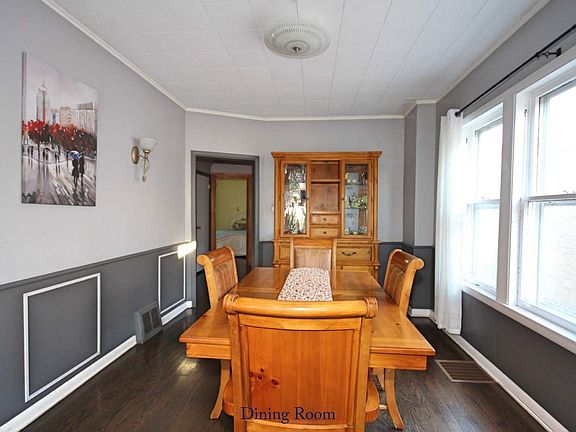 4th image of 2549 N Nordica Ave