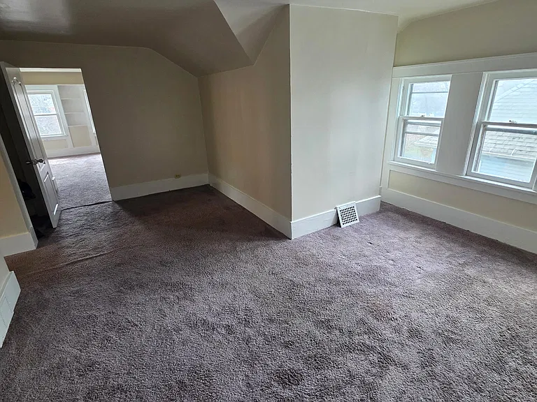 523 W 9th St #4 — Photo 7