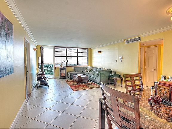 4th image of 6770 Indian Creek Dr #Ph-e