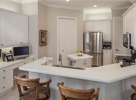 2nd image of 2000 L Ambiance Cir #202