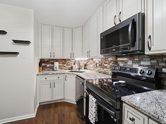 4th image of 607 W Central Rd #1A