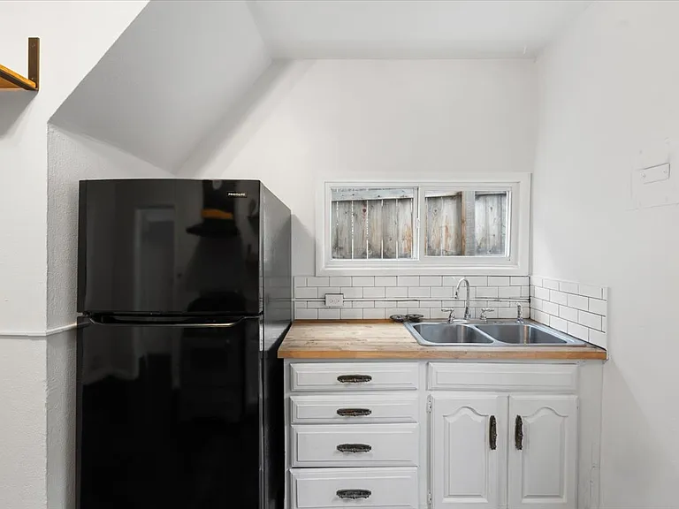 125R Ruxton Ave #2 — Photo 22