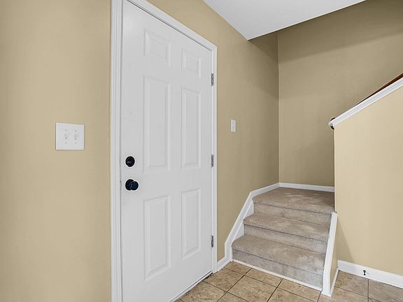 4th image of 56 Hayfield Ln