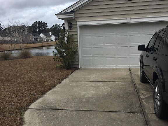 2-car Detached Garage