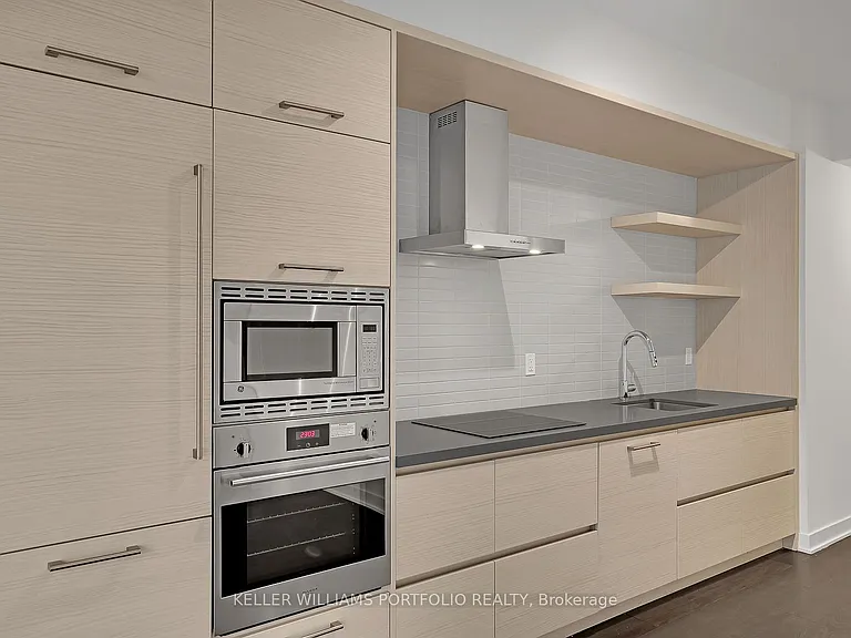 2221 Yonge St #1106 — Photo 8