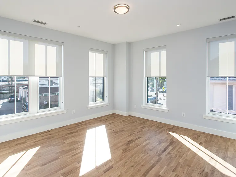 13 W Central St #3 — Photo 5