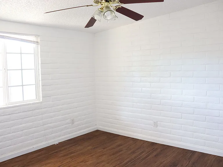 1052 S Chaparral Cir — Photo 10