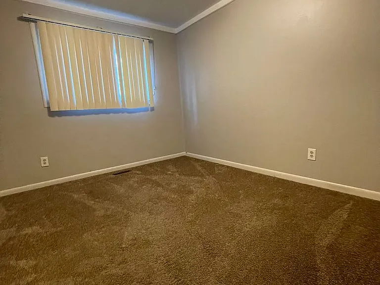 4471 Croissant St — Photo 11